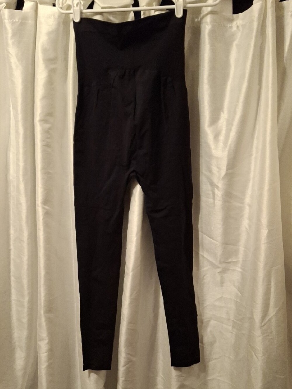 Isabel Maternity by Ingrid & Isabel Black High-Waist Maternity Leggings - Picture 5 of 8